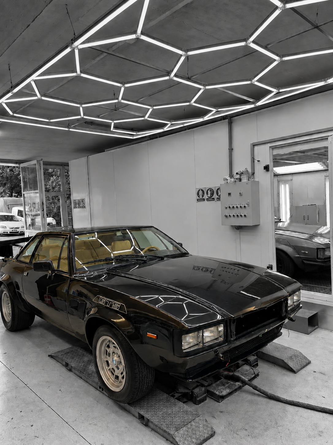 De Tomaso Longchamp  — Beim De Tomaso Longchamp durften wir unter anderem die Reparaturlackierung und Delleninstandsetzung übernehmen.